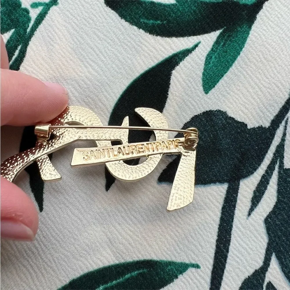 Classic   Pearl Brooch
